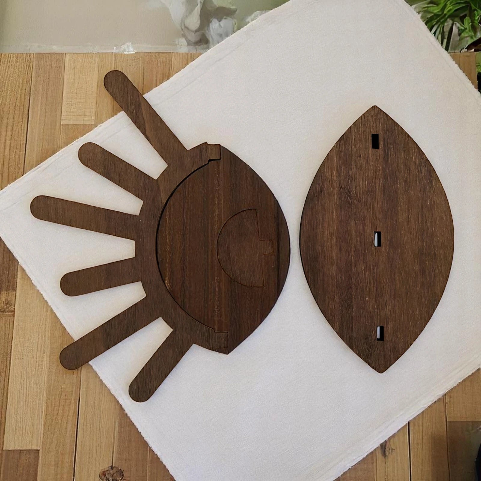 Porte Bagues Main en Bois - leportebijoux.fr